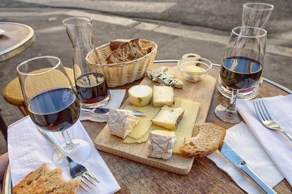8 Tips on How to Pair Red Wine and Cheese | JJ Buckley Fine Wines